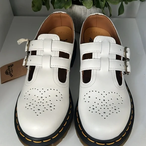 Dr. Martens Women's 8065 Mary Jane - Picture 4 of 11